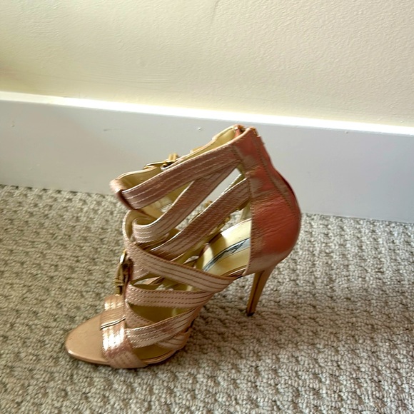 Brain Atwood rose gold heels with buckles - Picture 2 of 6